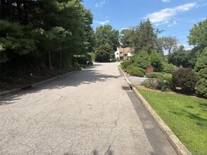 Building Photo - 6 Raven Way