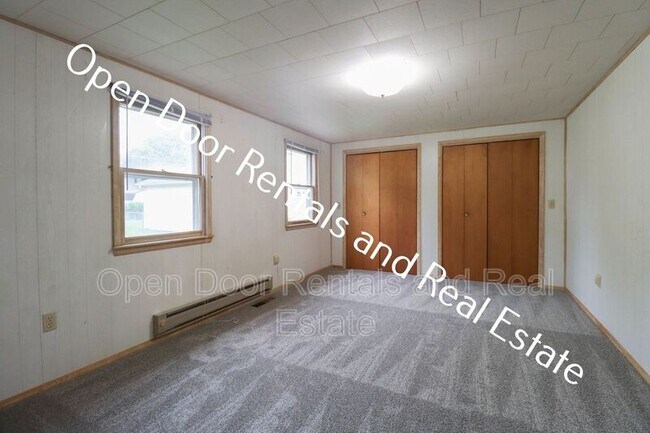 Building Photo - 1320 S Van Buren St