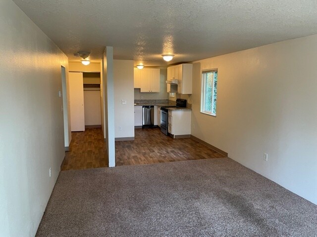 Building Photo - 4104 SE Pardee St