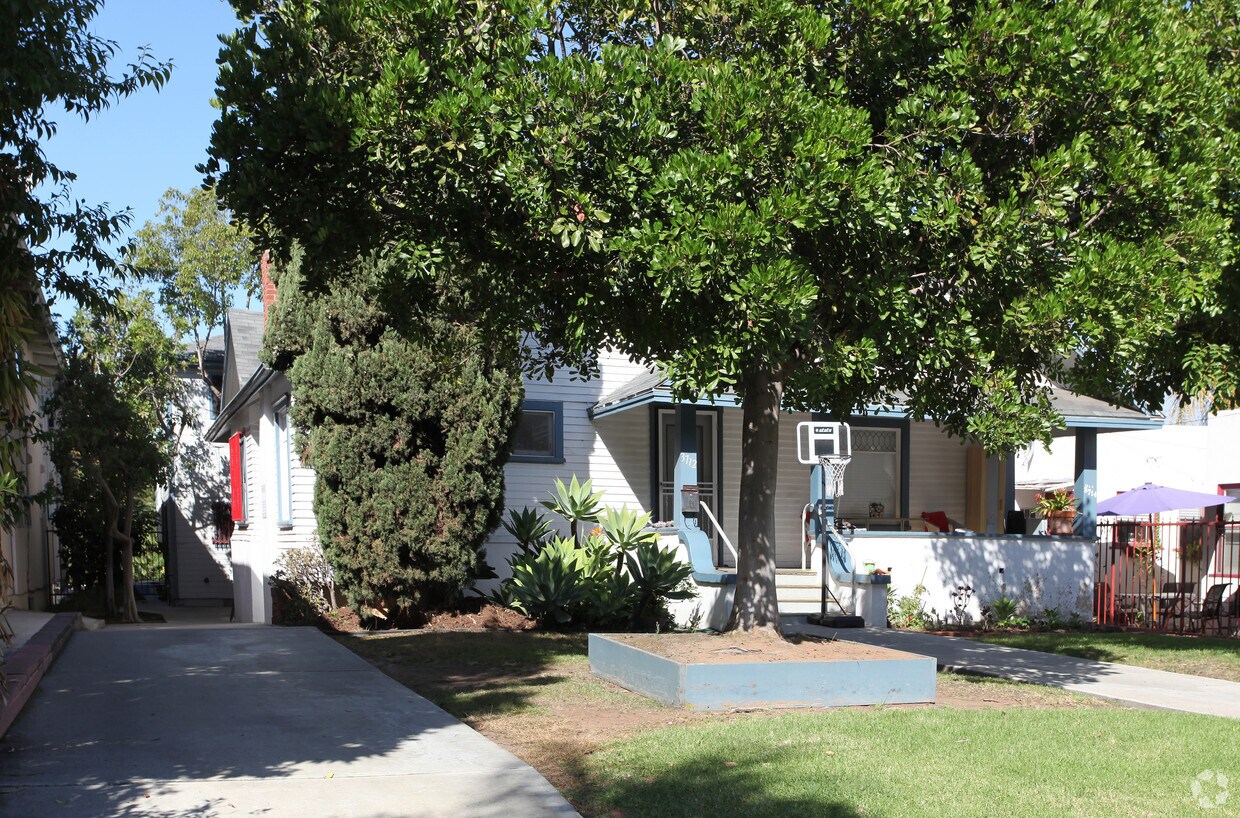 Foto principal - 3712-3714 Park Blvd