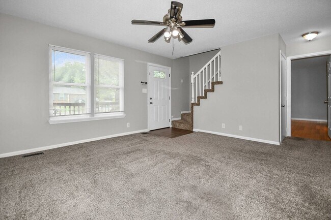 Foto del edificio - 706 Green Valley Ct