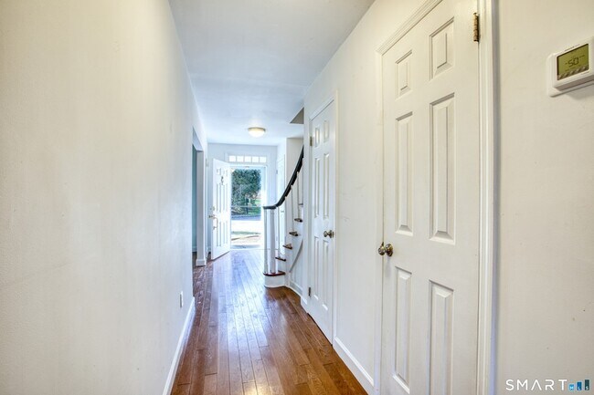 Building Photo - 9 Georgetowne N