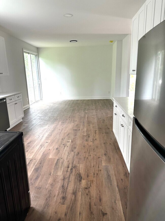 Foto del edificio - 427 Lakeland St