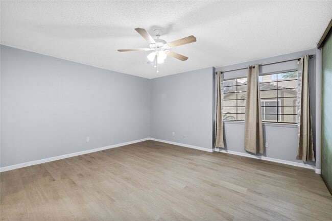 Building Photo - 12528 Wellington Park Dr