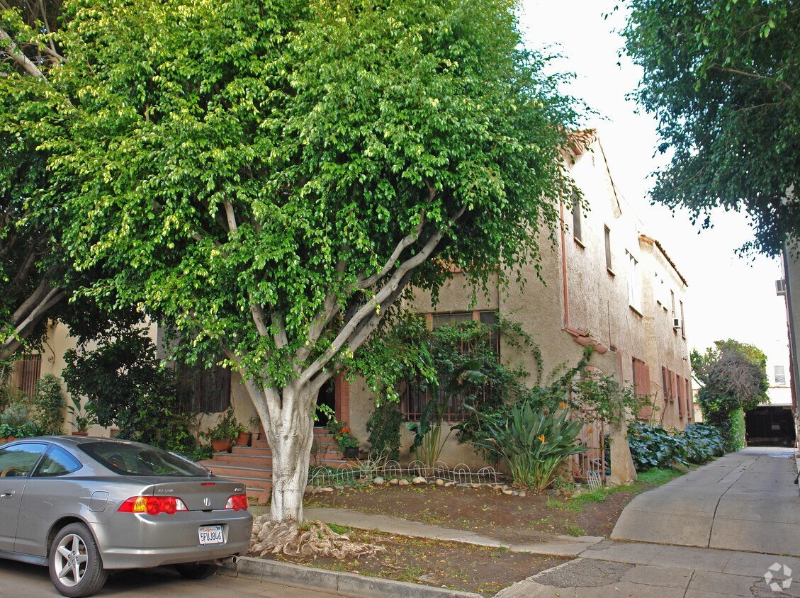Building Photo - 356 N Sierra Bonita Ave