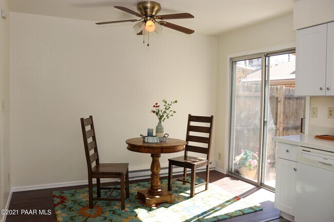 Foto del edificio - 2-Story Two Bedroom Townhouse West Prescott