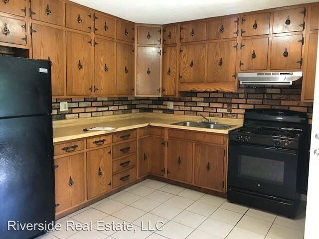 Building Photo - 3 br, 1 bath House - 706 Saint Barbara Ln