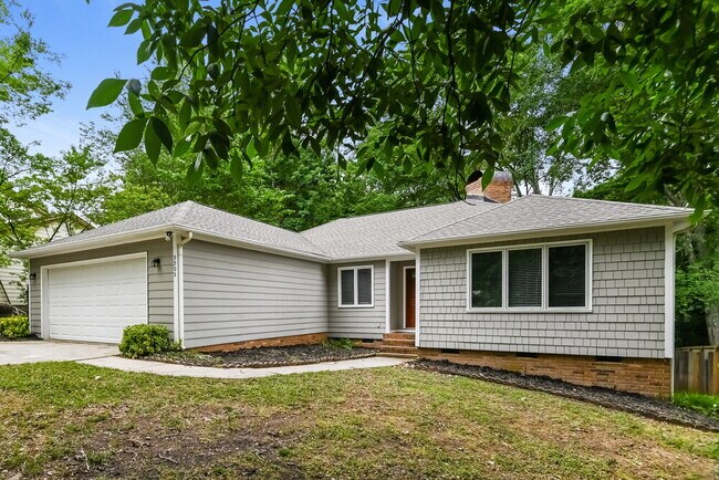 Building Photo - 9905 Holly Tree Dr