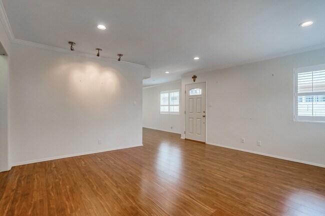 Building Photo - 8210 Grenoble St