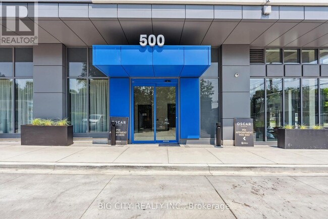Building Photo - 500-500 Dupont St