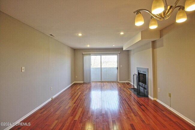 Building Photo - 605 Jesse Way