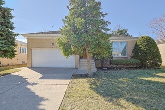 Building Photo - 475 Courtesy Ln