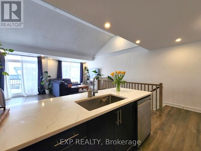 Building Photo - 380 Rolling Meadow Crescent