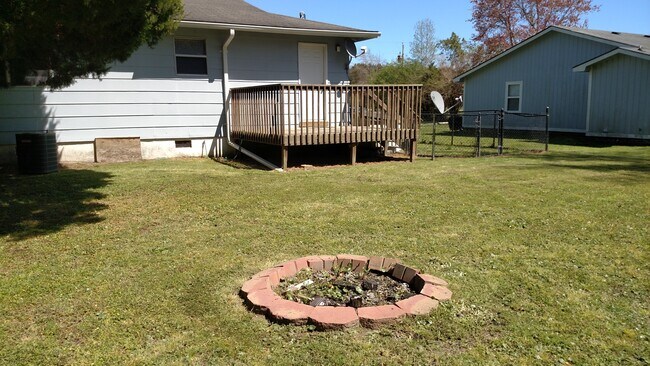 Back Deck - 484 W Willis Landing Rd