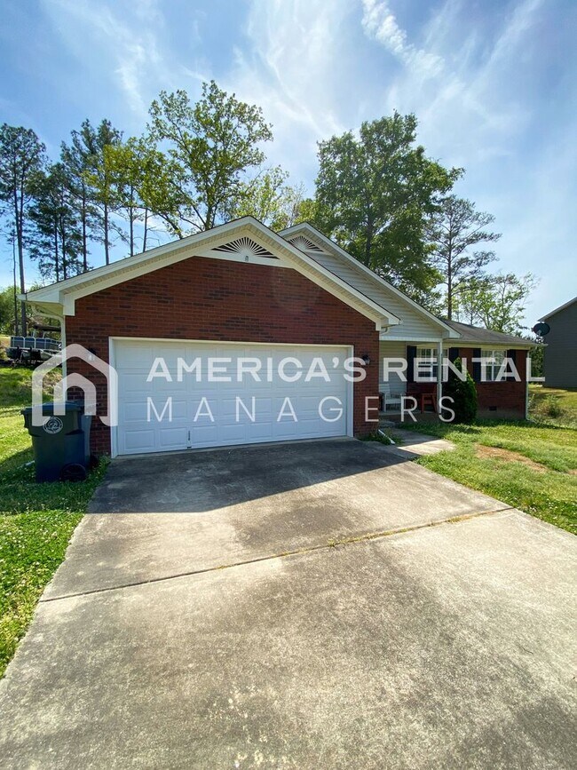 Building Photo - Home for rent in Lincoln!!! Available NOW!!!