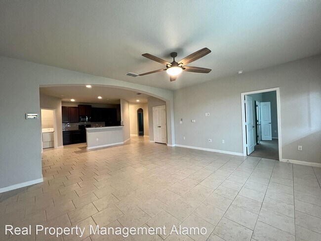 Foto del edificio - 3 br, 2 bath House - 6731 Hibiscus Falls