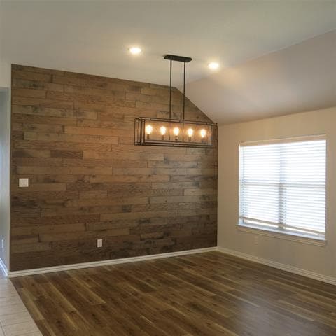 Building Photo - 2811 Willow Ln