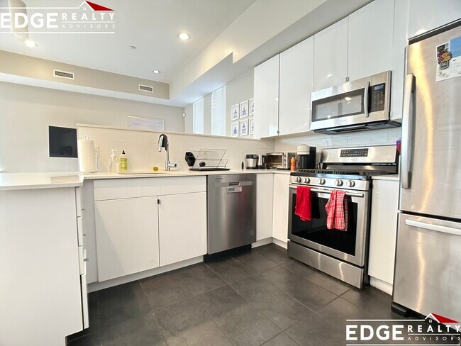 Foto del edificio - 57 Glenville Ave