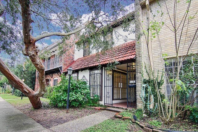 Building Photo - 4515 Acacia St