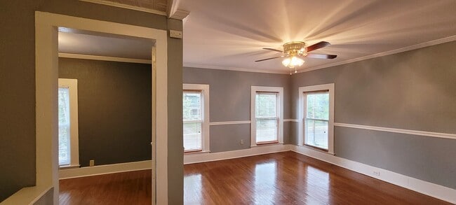 Living Room - 527 W Water St