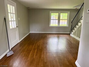 Building Photo - 10 Beech Spring Dr