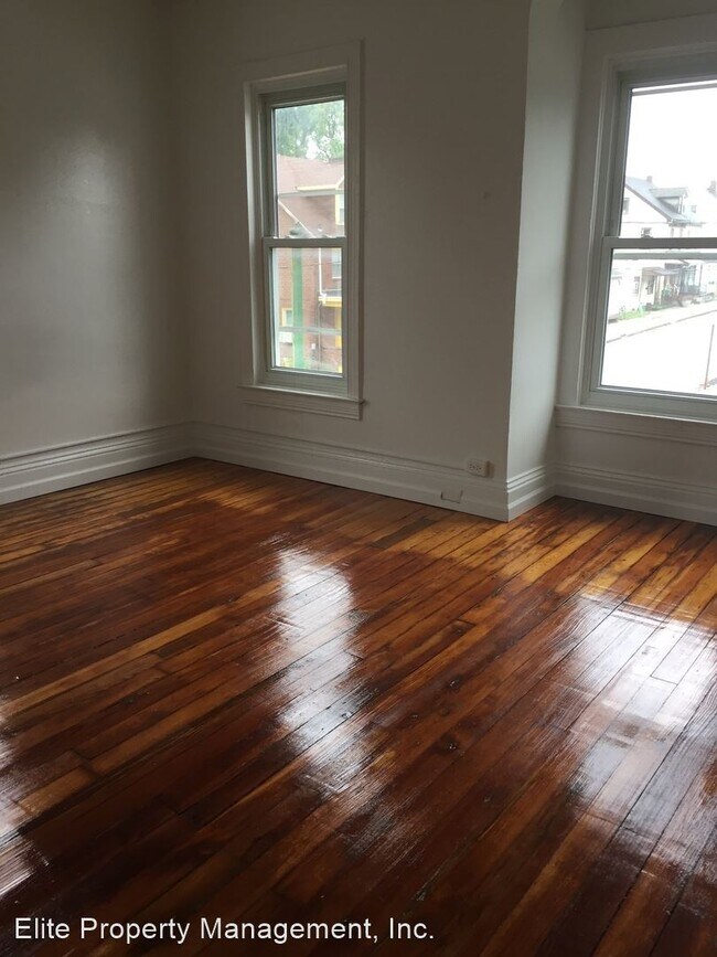Building Photo - 5 br, 1 bath House - 340 W Cottage Pl., Ap...
