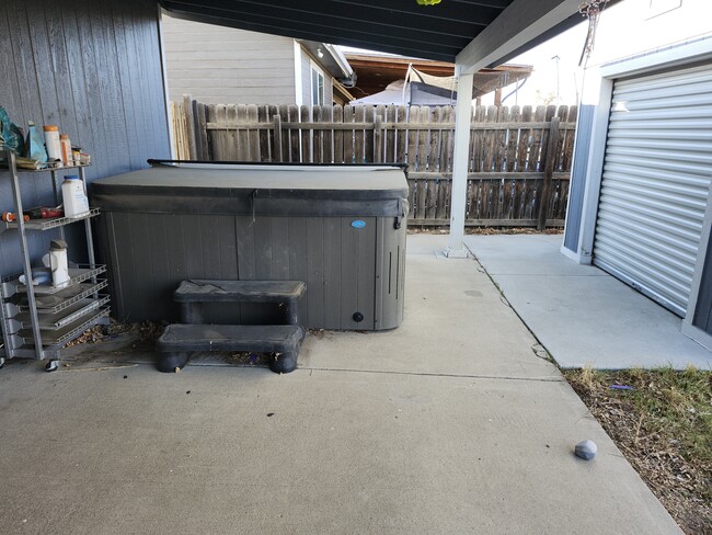 Hot tub available - 11461 W 107th Pl