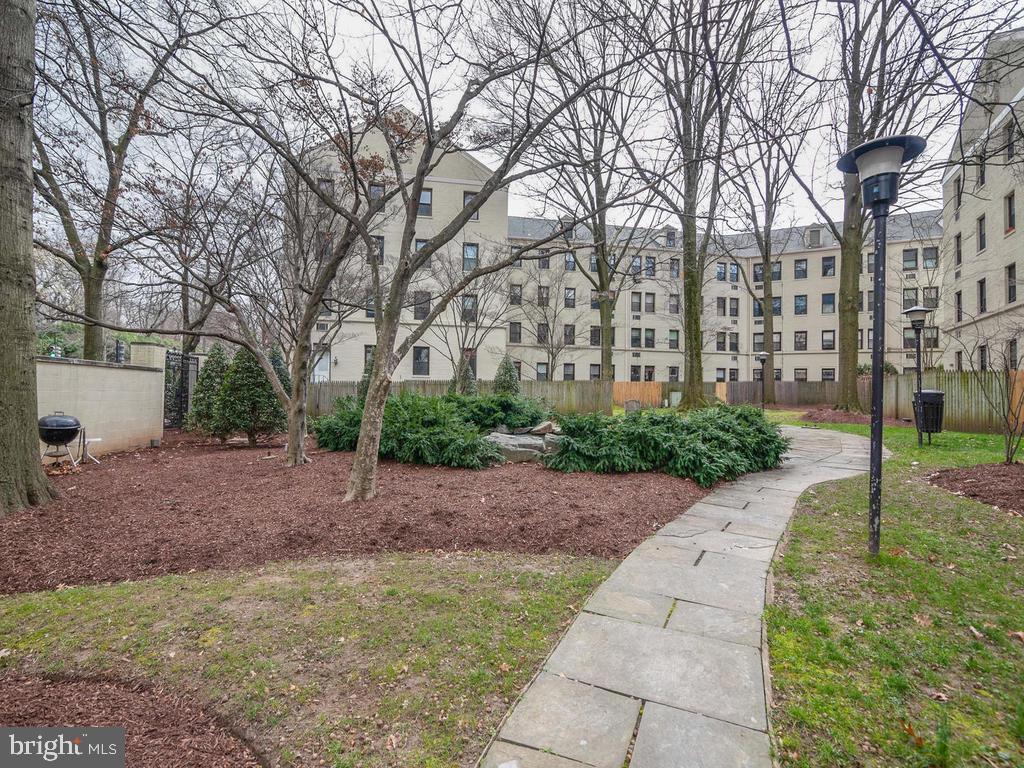 Foto principal - 3100 Connecticut Ave NW