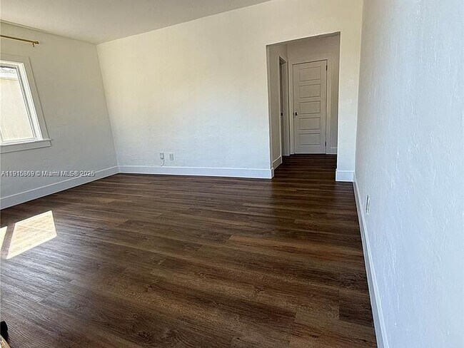 Foto del edificio - 2770 SW 34th Ct