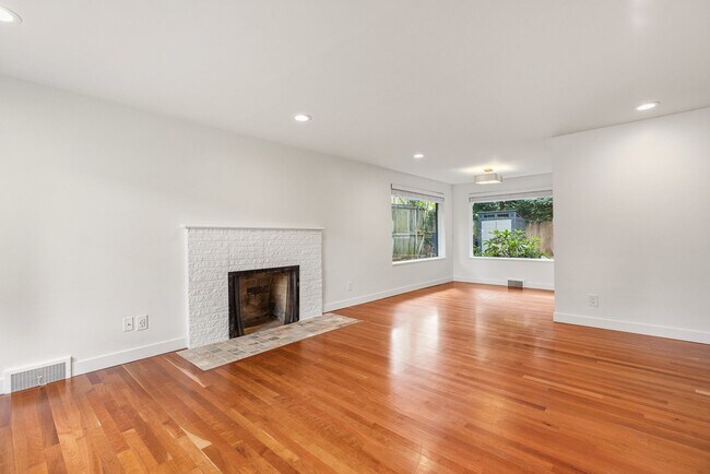 Foto del edificio - 3 bedroom 1.75 bath House