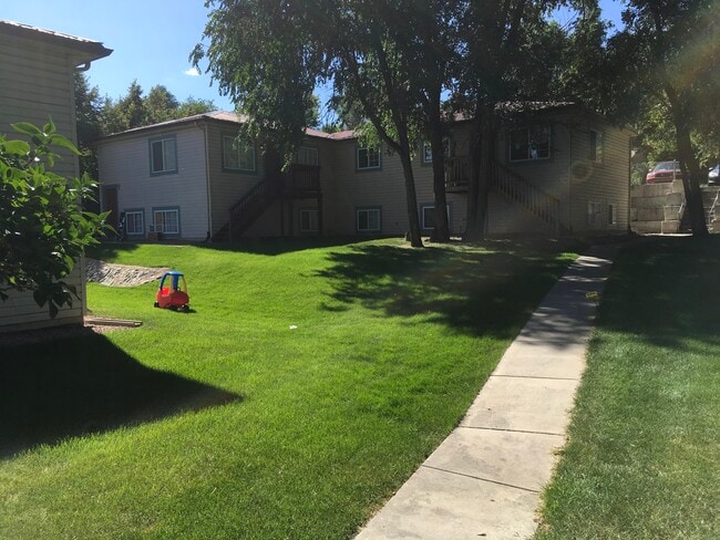 Building Photo - 845 E Cucharras St