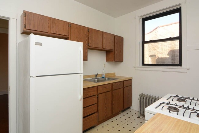 Foto del edificio - 2428 N Sawyer Ave