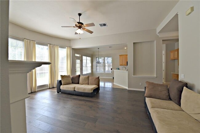 Building Photo - 9601 Aire Libre Dr