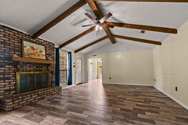 Foto del edificio - Nestled in Parkview Oaks South!