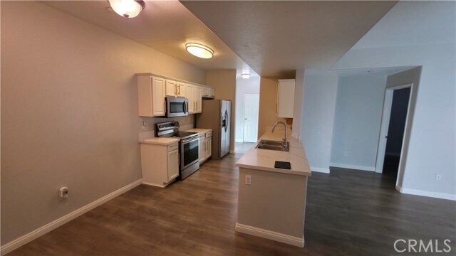Foto principal - 24909 Madison St