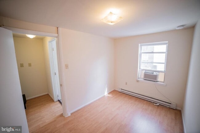 Building Photo - 1305 N Lawrence St