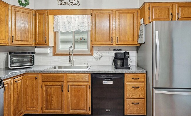 Foto del edificio - 1021 Southport Dr