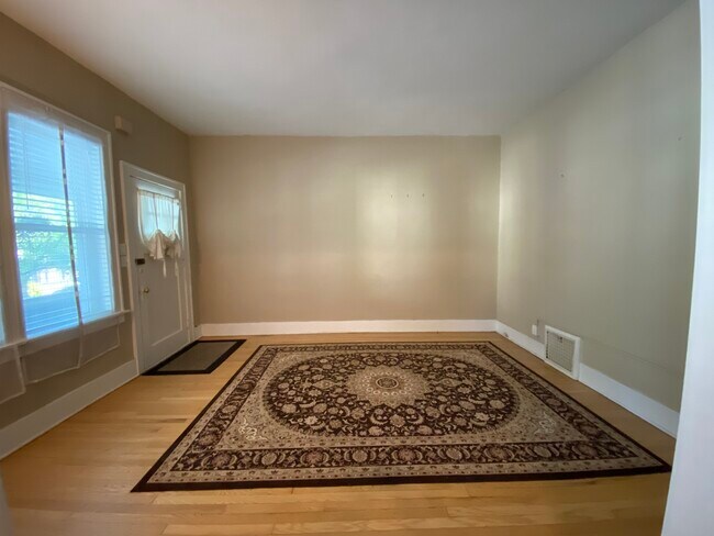 Building Photo - 20 N Hale St