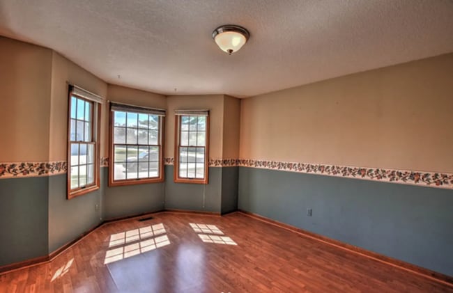 Building Photo - 4 Bedroom, 3,5 Bath home in Maroa Forsyth ...