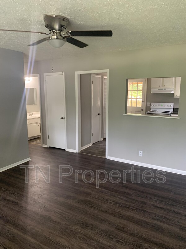 Building Photo - 4015 Apache Trail