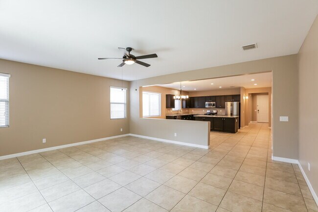 Building Photo - 17157 W Lisbon Ln