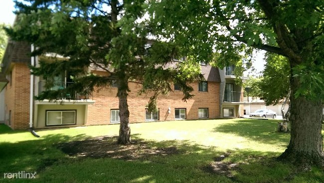 Building Photo - 2616 Country Club Pkwy