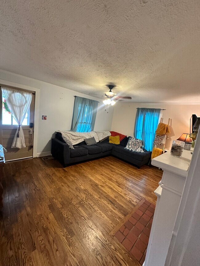 Foto del edificio - 841 Cherry St