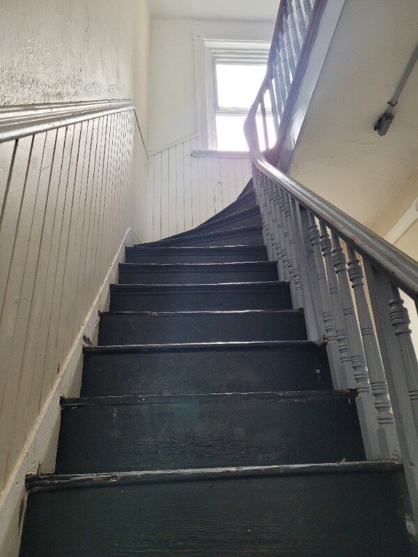 Building Photo - 2467 W McMicken Ave