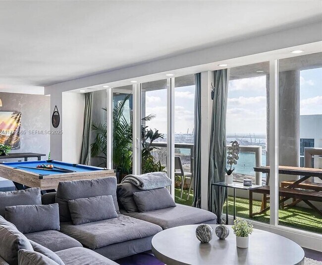 Foto del edificio - 1717 N Bayshore Dr