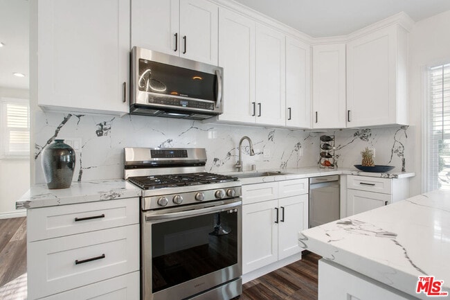 Building Photo - 5542 Harold Way