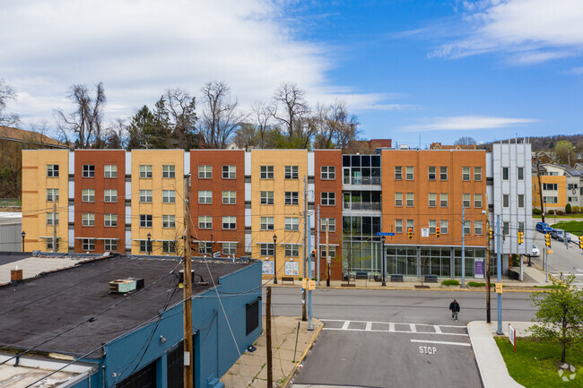 Building Photo - The Avenue Apartments