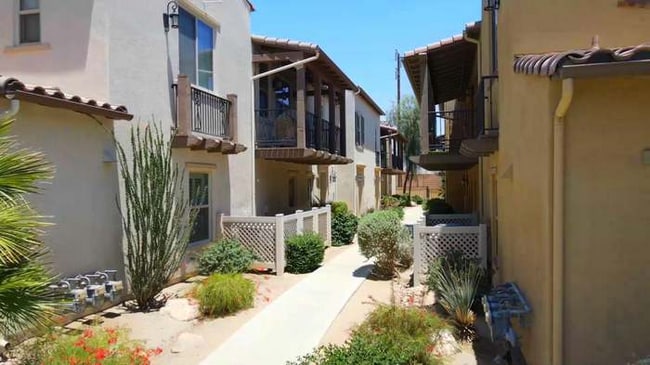 Building Photo - 238 Paseo Bravo