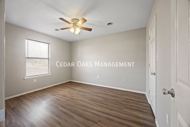 Foto del edificio - 2372 N Raven Ln