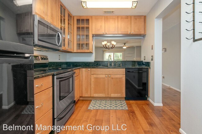 Building Photo - 2 br, 2.5 bath House - 136 Sandlewood Trail
